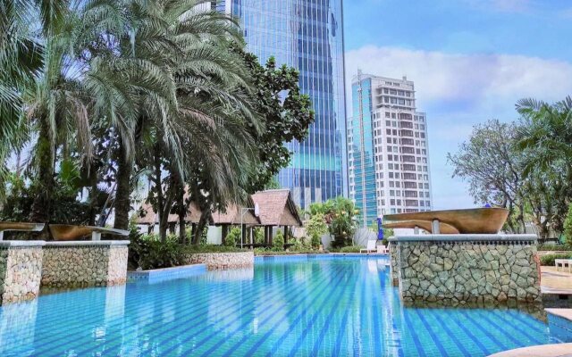 The Ritz-Carlton Jakarta, Mega Kuningan