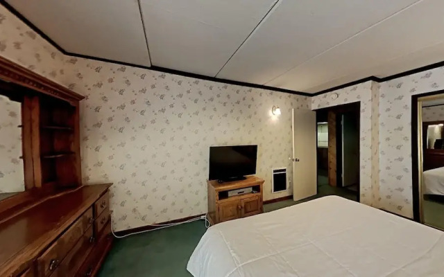 Slopeside 1849 Condos - Comfortable 3 BR Condos with Full Kitchens