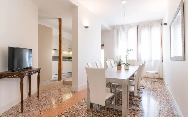 Best Rialto Palace 2 by Wonderful Italy