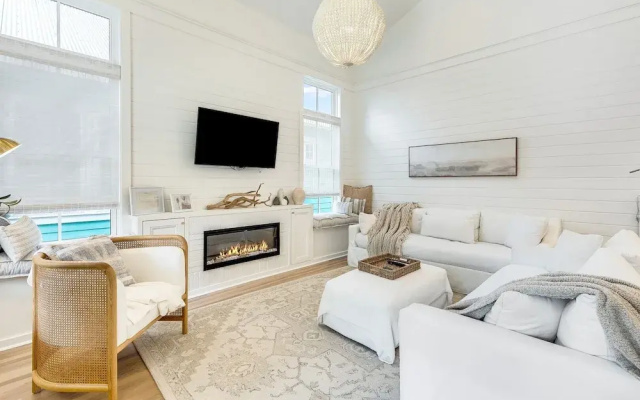 133 Silver Laurel Way