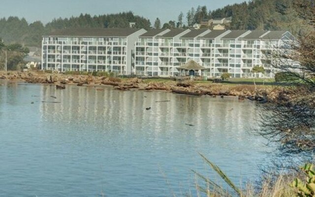 Waters Edge, Lincoln City, USA