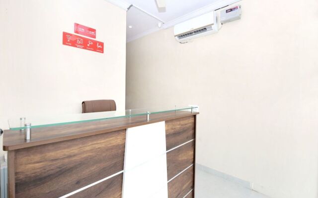 OYO 16875 Hotel Skyz