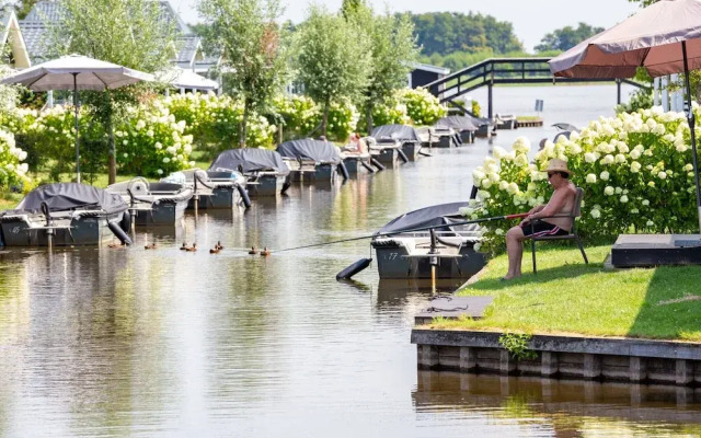 Giethoorn Lakehouse Retreat