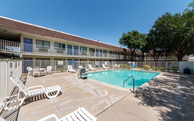 Motel 6 Del Rio, TX