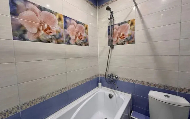 Like home on the street. Mira, 93A