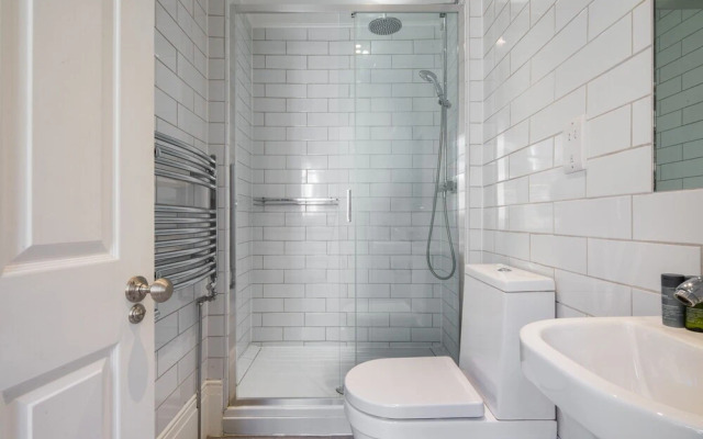 Hausd - Floral Street