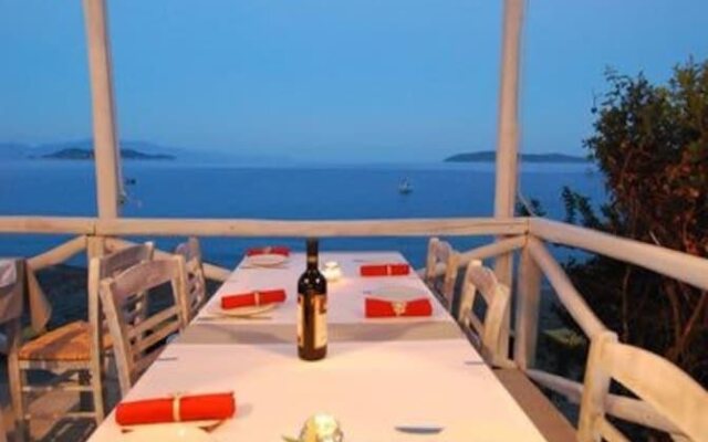 vassilias beach hotel