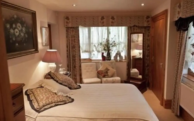 Little Red Rooster Rest and Spa