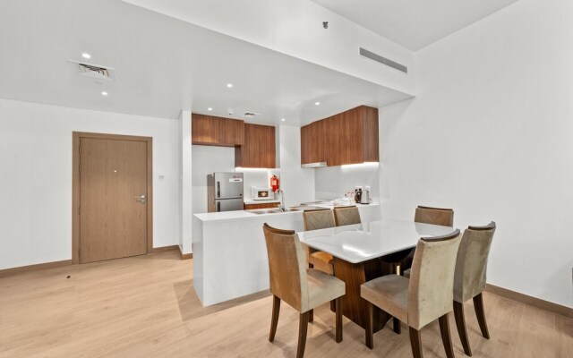 La Mer La Cote Bldg 2bdrms and Pool