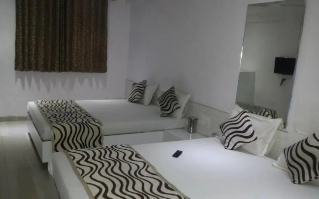 OYO 12209 Hotel Anupama