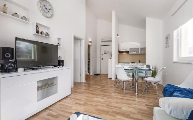 Stunning Home in Pag With Wifi and 2 Bedrooms