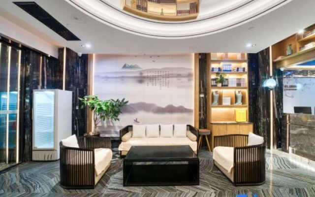 Elong Anyun Hotel (Shanghai Ruijin Hospital Dapuqiao Subway Station)