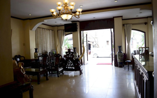 Charming Riverside Hotel
