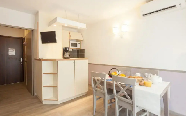 Air-conditioned Studio in Sainte Maxime