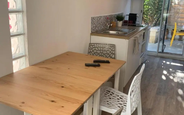 Pour 4 face à la piscine