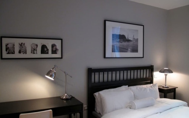 2 Bedroom Apartment In Popular Docklands
