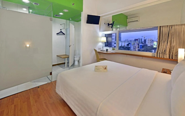 Whiz Hotel Pemuda Semarang