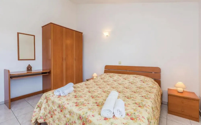 Amazing Home in Poljica With Wifi and 4 Bedrooms