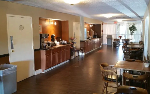 Rodeway Inn & Suites