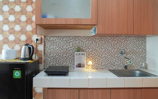 Simple Stay Studio Near Ui At Dave Apartment