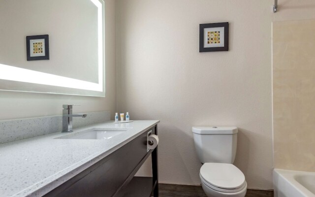 Wingate By Wyndham Liverpool/syracuse