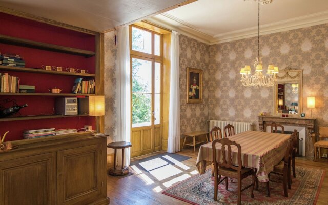 Charming Mansion in Brouchaud With Swimming Pool