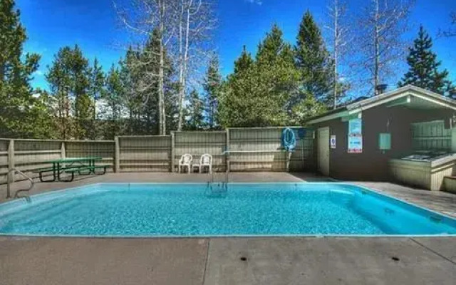 Ski Hill by Pinnacle Lodging