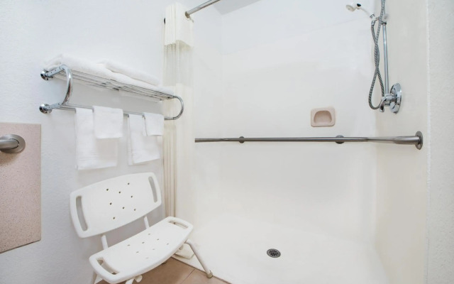 Quality Inn & Suites Clayton, NM