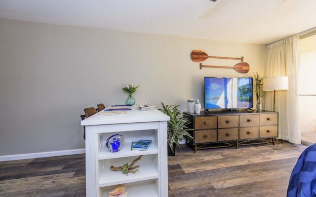 Royal Kahana 119 Studio Studio Bedroom Condo by RedAwning
