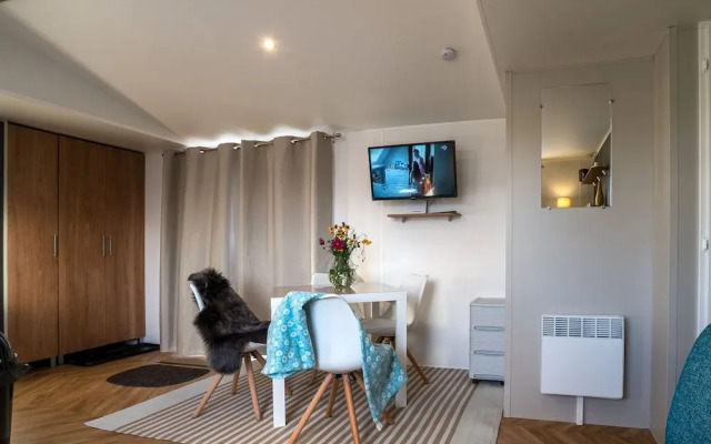Ocean Dreams Chalet in Oostkapelle With Pool