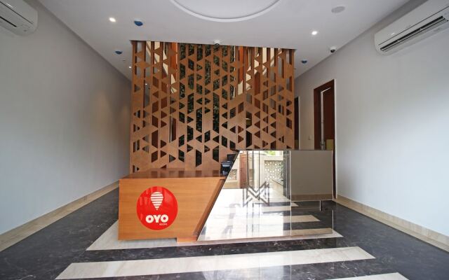 OYO 6135 The Motif