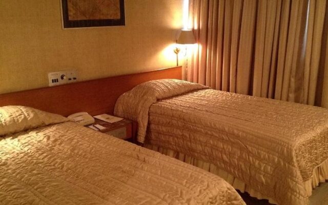 Carlton Hotel