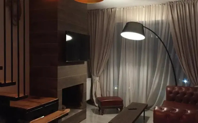 Duplex with fireplace