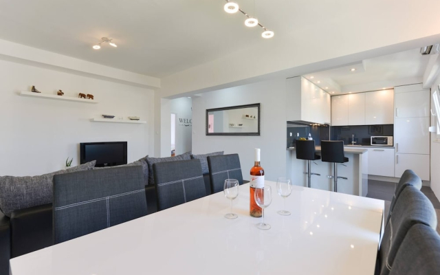 Modern Apartment Zara Gray