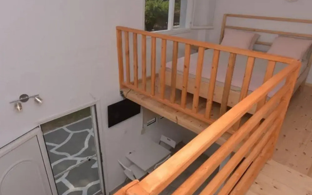 Frezia Studio by Travelpro Services