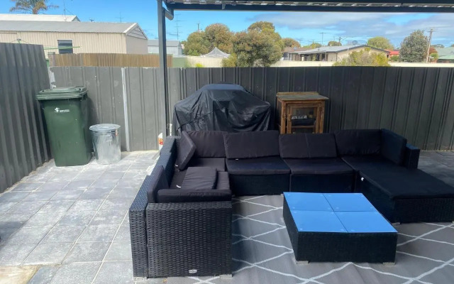 Investigator Beach Breeze Apartments U3