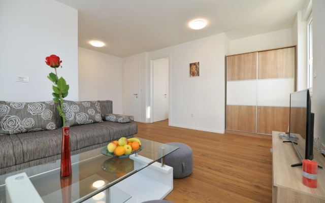 Apartment Nata - free parking A1 Murter, Island Murter