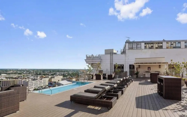 Elegant Condos in NOLA with Rooftop Pool