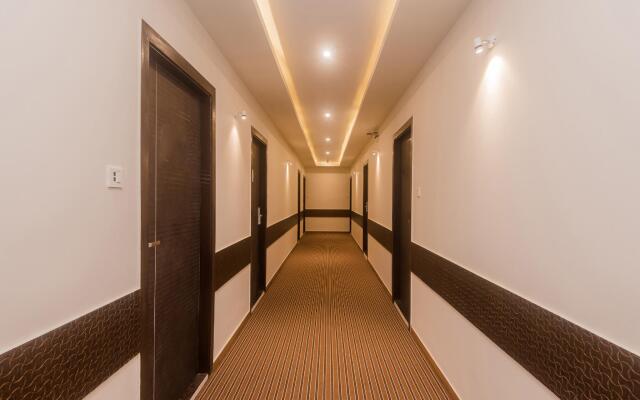 OYO 22039 Hotel Bkc Grand