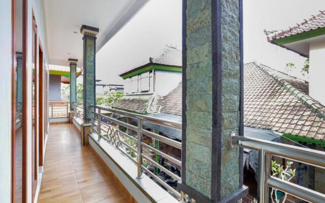 OYO 4003 Ceria Guesthouse SeminyakNearSeminyak Beach