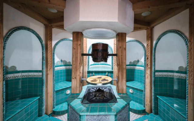 Adula Hotel