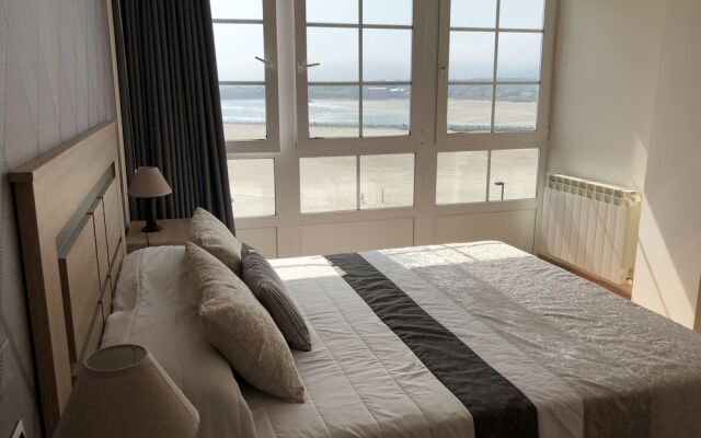Piso de 3 Hab.  Vistas a la Playa. FOZ