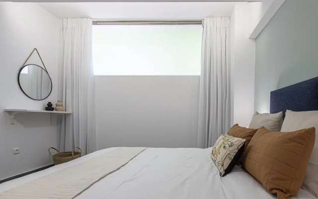 Phaedrus Living City Flat Loukianou