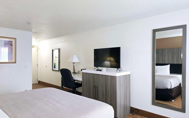 Quality Inn & Suites Longview Kelso