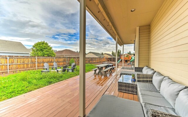 Bellemont Family Home w/ Hot Tub & Playground Set