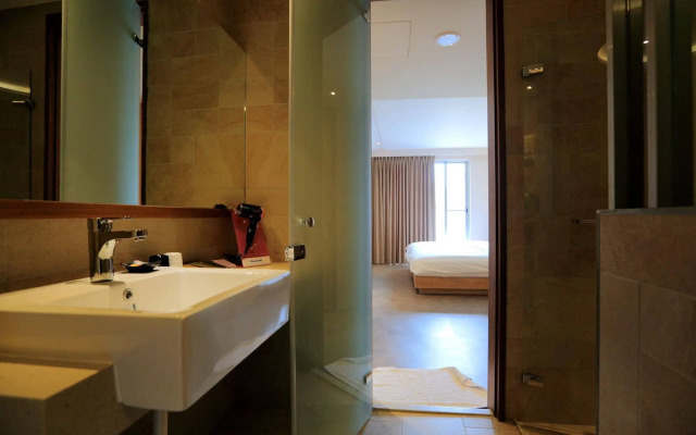 Station 100 Meter B&B