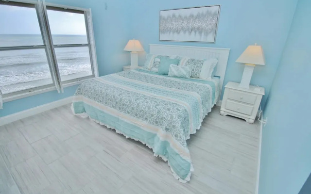 Sea Coast Gardens III 302