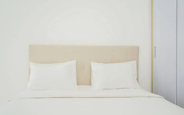 Comfort with Garden View Studio Apartment M-Town Residence