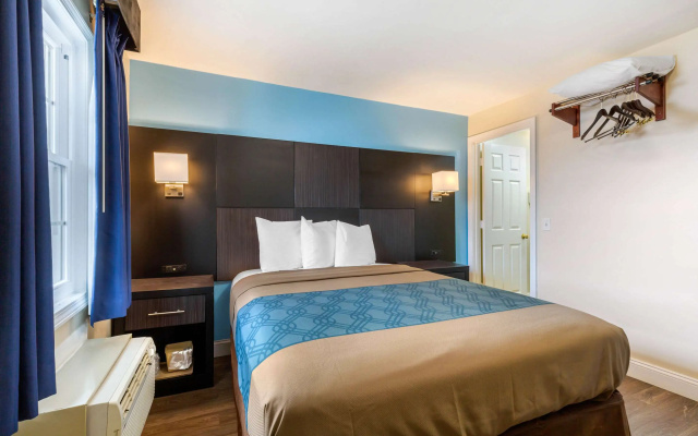 Econo Lodge West Yarmouth on Cape Cod