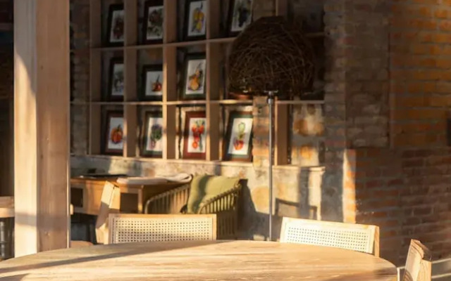 Izz Getaway – Adults Only
